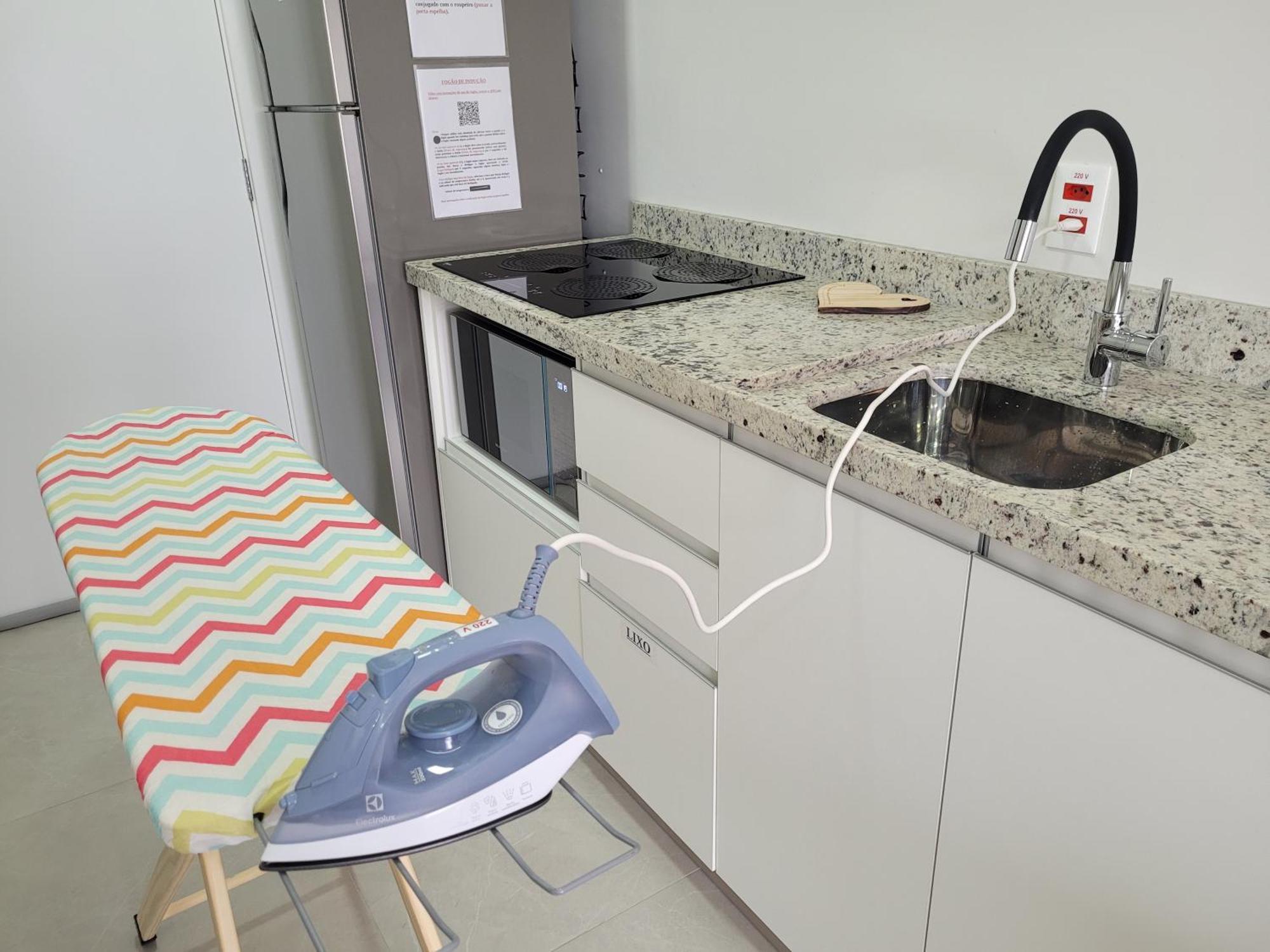 Studio Lux Ao Lado Da Puc Com Netflix Porto Alegre Eksteriør billede